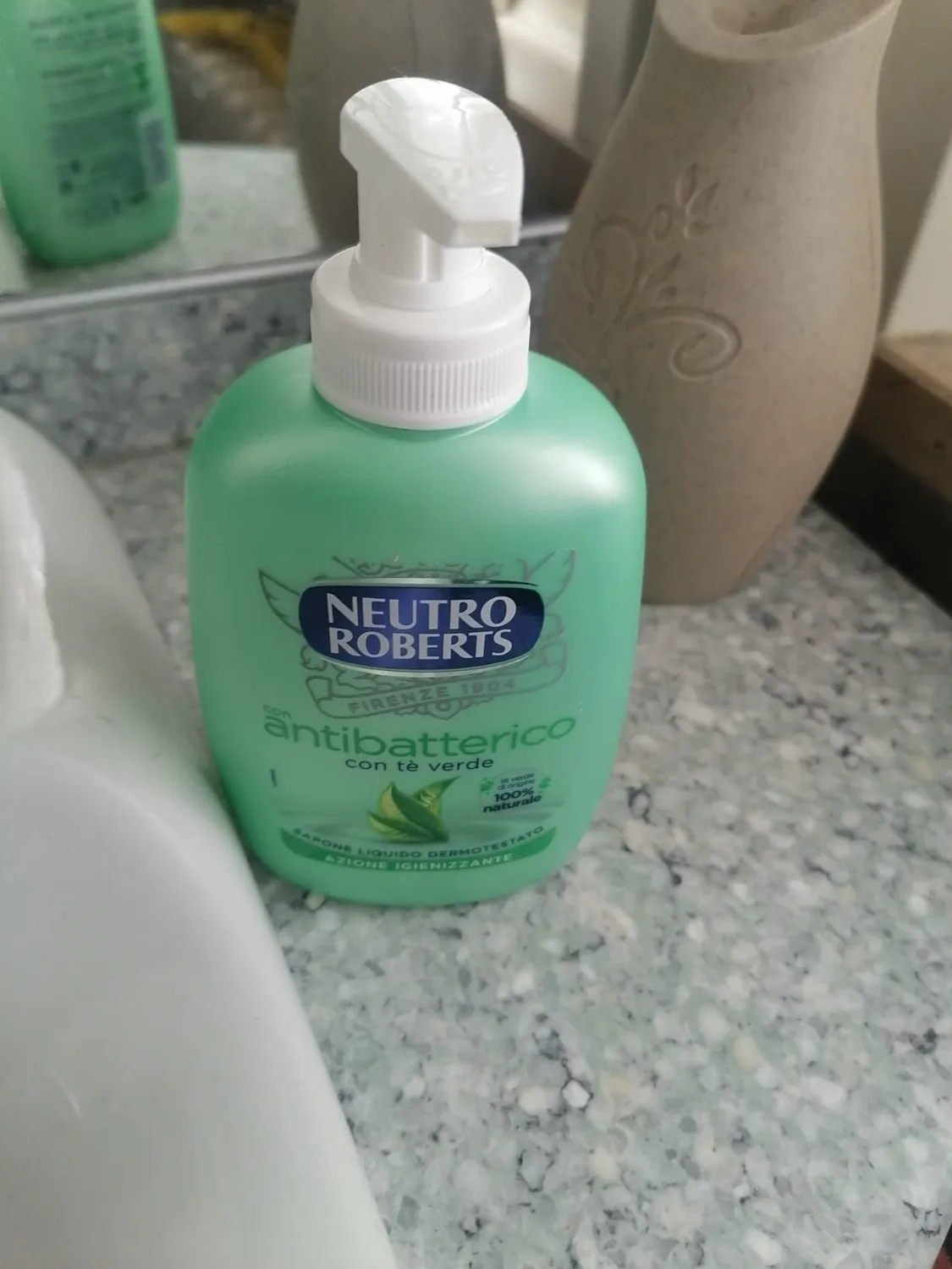 Neutro Roberts Antibatterico sapone mani 200 ml tè verde
