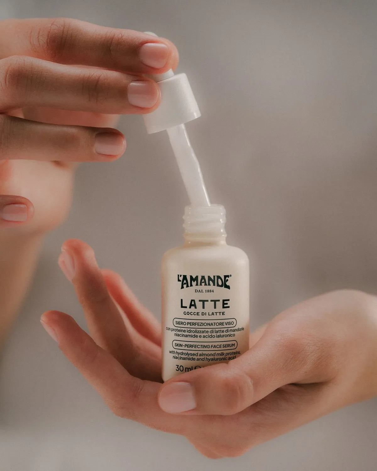 L'Amande L'Officine Siero Viso Perfezionatore Illuminante