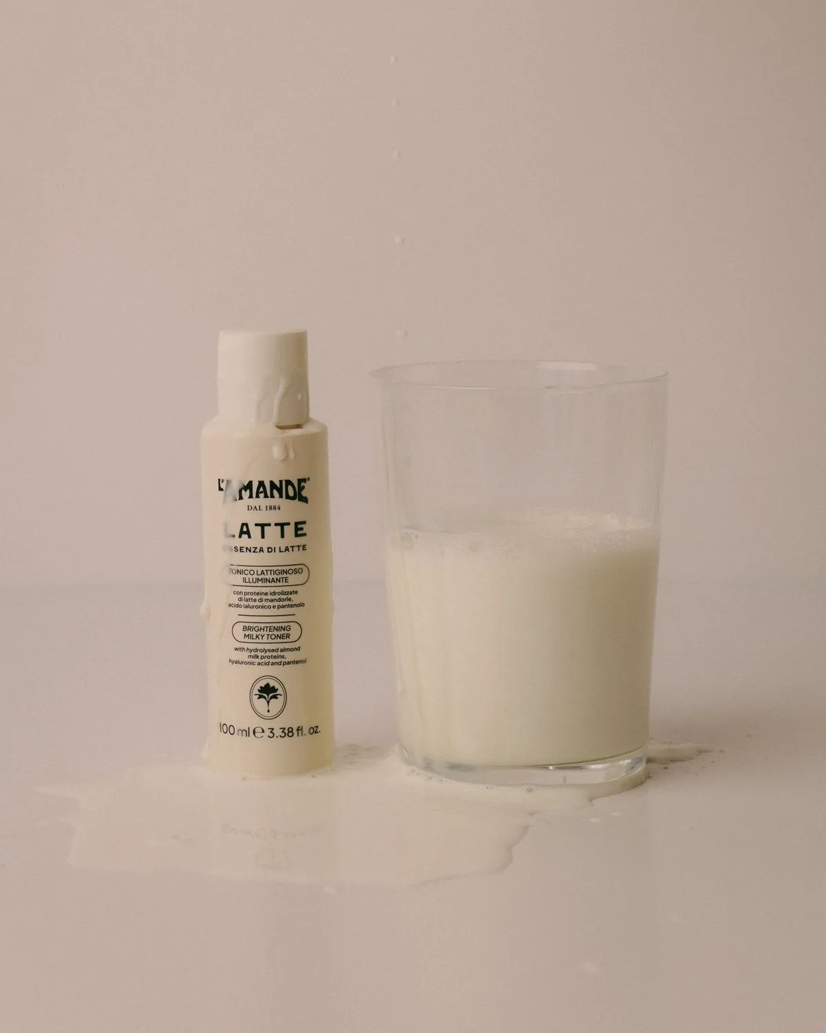 L'Amande Enfant Tonico Lattiginoso Illuminante viso al latte