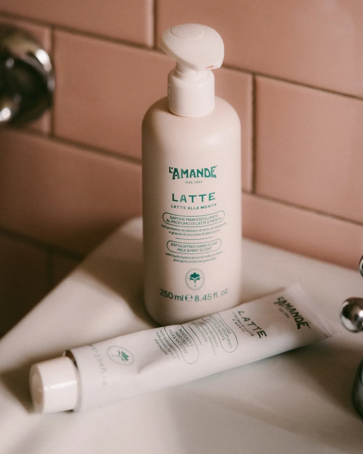 L'Amande Kit Cura Mani Latte Menta Sapone Crema Viso Mani