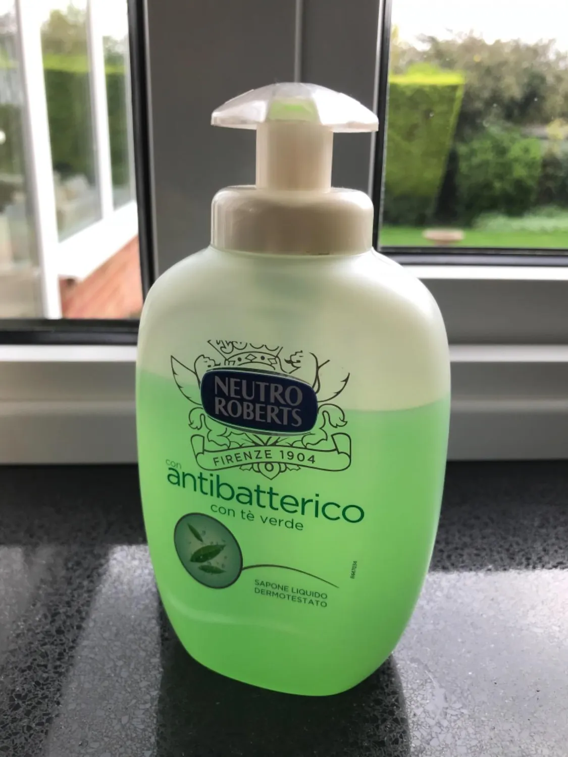 Neutro Roberts Antibatterico sapone mani 200 ml tè verde