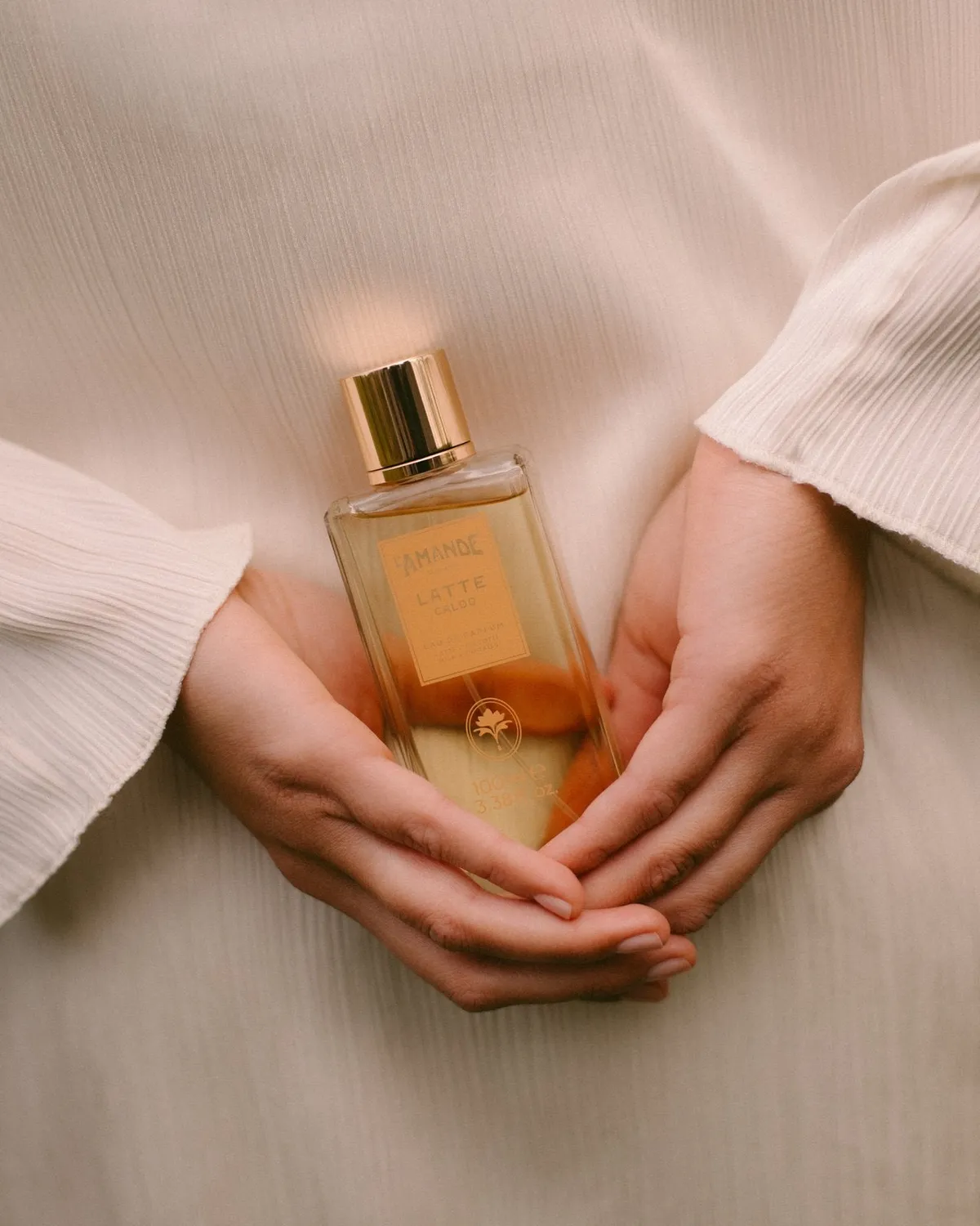 L'Amande Enfant Latte Caldo eau de parfum latte biscotti vaniglia