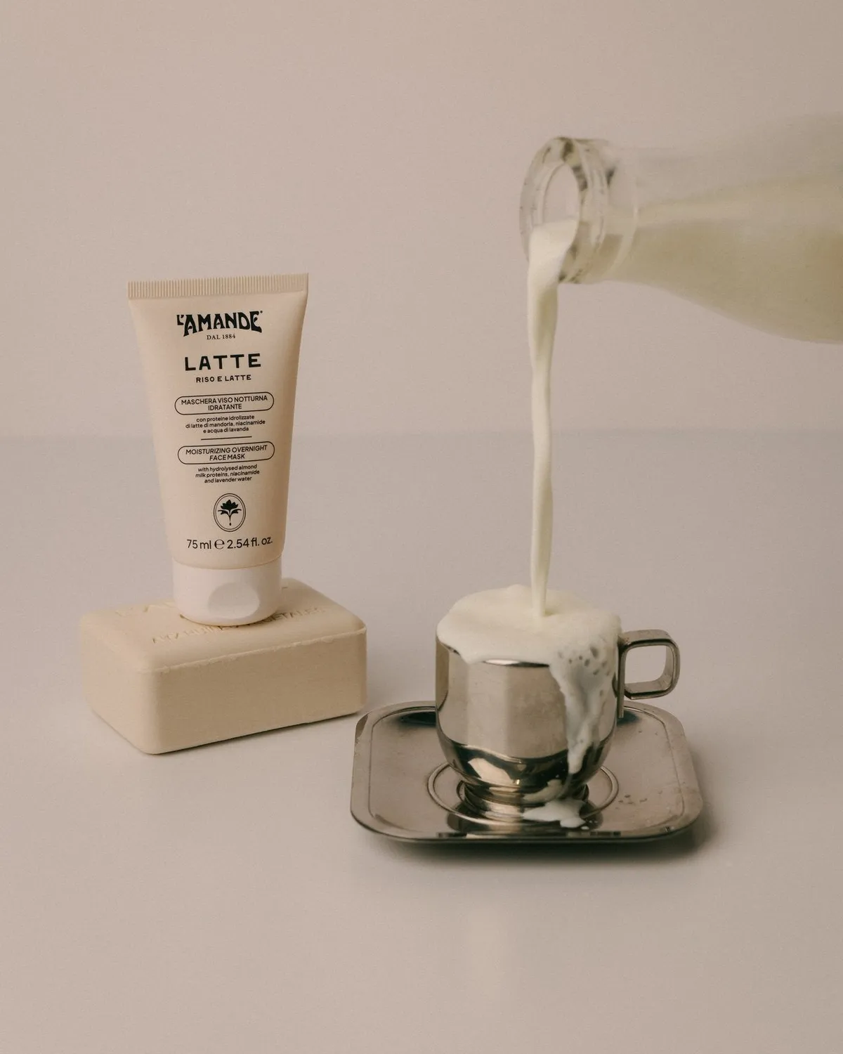 L'Amande Enfant Latte Maschera Viso Notturna Idratante