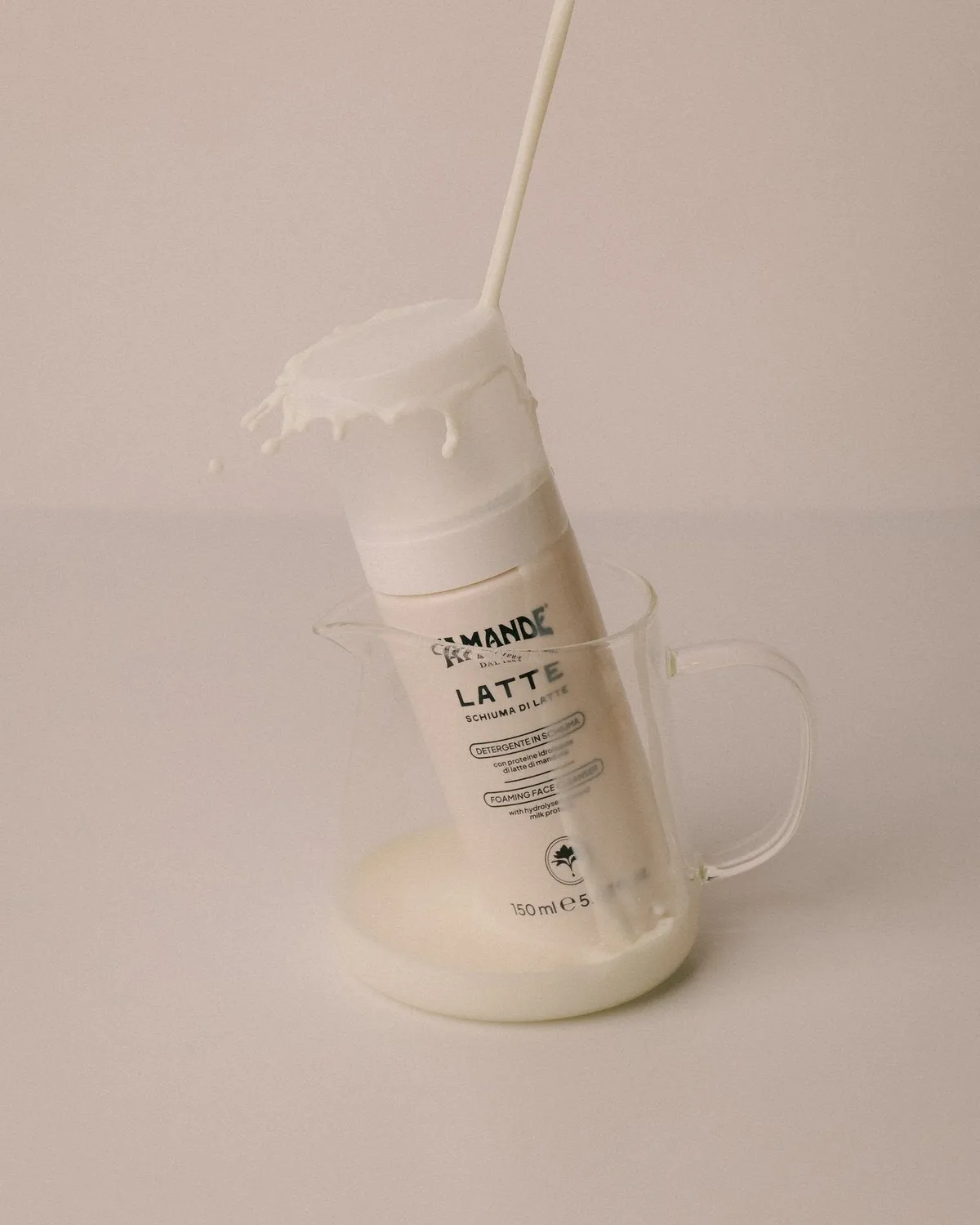 L'Amande Enfant Detergente Schiuma Viso latte delicato