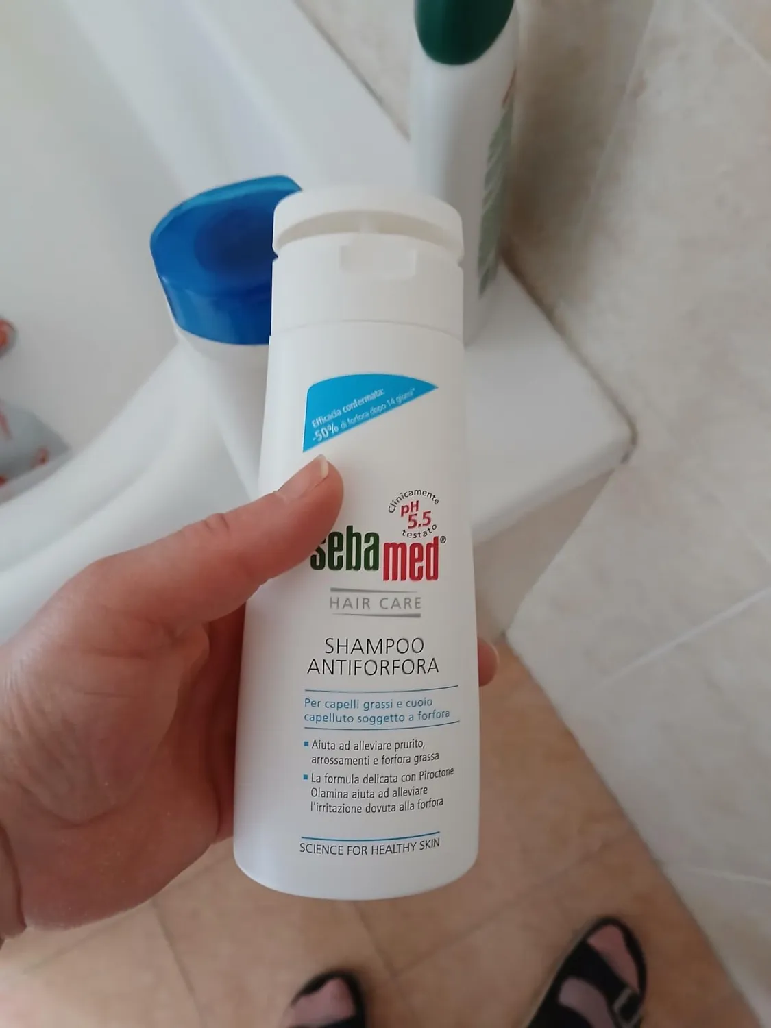 Sebamed Antiforfora shampoo capelli grassi 200 ml pH 5.5