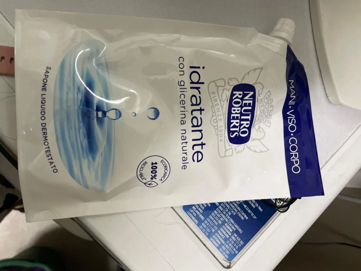 Neutro Roberts Nutriente Sapone Liquido Ricarica 400 ml Mandorla